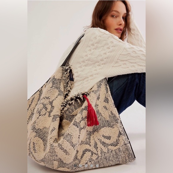 Free People Handbags - Free People Miramar Carryall Bag EUC